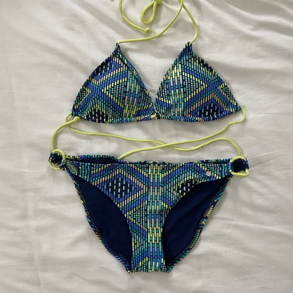 Neon geometric bikini from American Eagle!